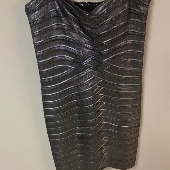BCBGMaxAzria Metallic Silver Strapless Bandage Mini Dress ✨ New with Minor Flaw - Picture 4 of 11